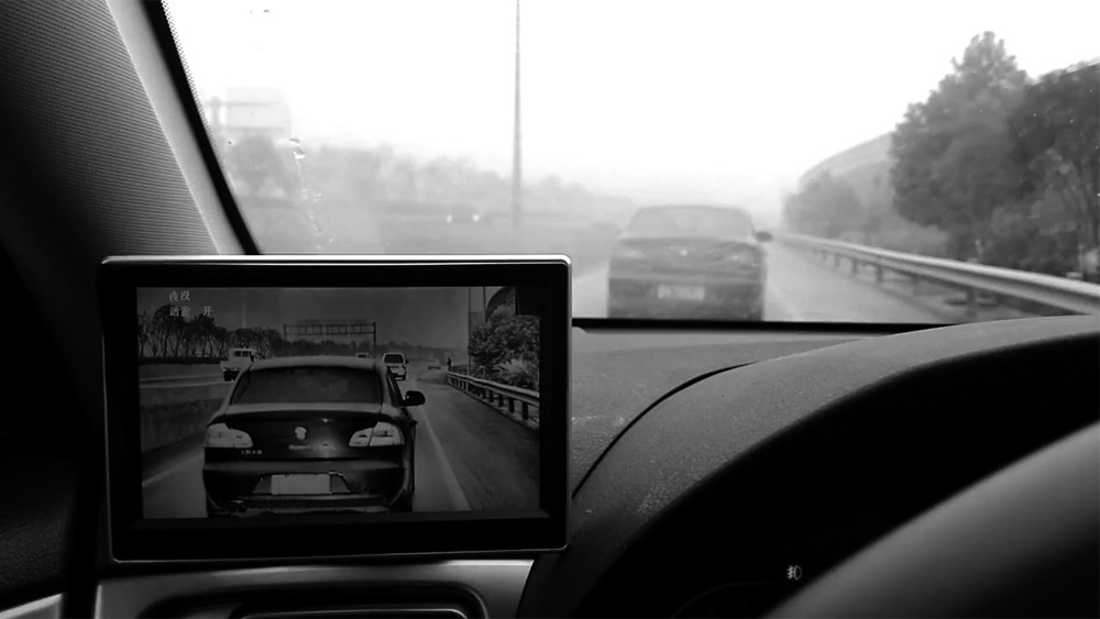 high-resolution-automotive-infrared-camera-100-200m-viewing-distance